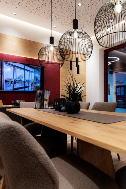 Wahl, Dachflächenfenster, kostengünstig, Werterhalt, Eigenheim, Wohnqualität, Haus, Funktionalität, Einbruchschutz, Sicherheit, Energieeffizienz, Farben, Pflegeleicht, UV-beständig, Sonnenlicht, UV-Quelle, Schaden, Einstrahlung, Funktionstextil, ausbleicht, rissig, spröde, Farbbeständig, langlebig, Farbintensität, foliert, schützend, Aluminiumvorsatzschale, pulverbeschichtet, Holzfenster, optimal, Schallschutz, Wärmedämmung, Einbruchhemmung, Natur, natürlich, Wohngefühl, attraktiv, Holzfenster, Fichte, Lärche, Eiche, Material, Holz, Maserung, hochwertig, Alternative, Verwitterung, Schutz, Optisch, Farbton, Wärmedämmeigenschaft, Wärmedämmverglasung, individuell, Energieeinsparung, Kostenlose Beratung, Ausstellung, Fenster, Türen, Inesektenschutz, Festpreisangebot, Fenstermontage, Fensterbank, Rollladen, Entsorgung, Tradition, Modern, Fensterspezialist, Fensterbau, Fertigen, Liefern, Lieferung, liefert, hochwertig, Qualitätsfenster, Türen, Zimmertüren, Tore