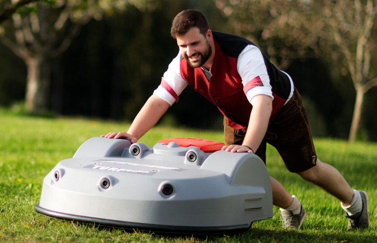 Arbeitssituation, anpassen, Horizontalschnitt, Verfügbarkeit, online, versandkostenfrei, Parkpflege, Landschaftspflege, Hobbygärtner, Schnitt, Schnittlänge, Helfer, Verlass, überzeugen, Heckenpflege, ausgezeichnet, waagerecht, senkrecht, dicht, Beschnitt, Hecken-Rückschnitt, Winterzeit, Vögel, nisten, Formschnitt, Pflegeschnitt, Bedacht, Blattwerk, Nistplatz, Grünpflege, Teleskopstiel, schwenkbar, Messerbalken, Winkel, doppelseitig, geschliffen, Messer, einstellen, Kauf, Bedarf, Trimmen, dichtgewachsen, Motoreinheit, Getriebeeinheit, Geräuschpegel, Wohnanlage, Krankenhaus, Spielplatz, profitieren, betanken, Anschaffung, Fangblech, Führungsschutz, iMOW®, Herzstück, Gartenhelfer, selbstständig, bewältigen, umweltschonend, nachhaltig, Nachbarn, Gartenanlage, Ladevorgang, Dockingstation, Mäheinsatz, Expressladung, Kraftpaket, Rasenmähroboter, Mulchmäher, Grasfangkorb, zerkleinert, düngt, Nährstoffe, Schnittgut, Kontrolle, abnehmbar, Steuerkonsole, Liegestuhl, Mähzeit