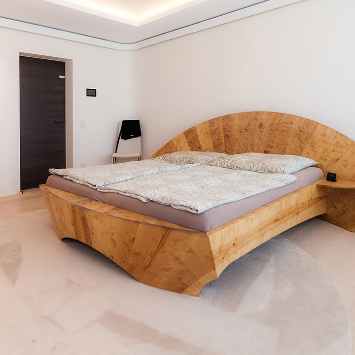 dreijährig, Ausbildungszeit, Schweiz, Berufsbezeichnung, Polygraf, Medienproduktion, Österreich, Druckvorstufentechniker, Medientechnik, dual, Lehrberuf, Farbseparation, Bildreproduktion, CIP4, gestalten, neu, Webauftritt, innovativ, benutzerorientiert, Design, High End, turbulent, Zeit, Druckabwicklung, kompromisslos, Herstellungsprozess, durchgängig, Qualitätsmanagement, gewährleistet, Kontrollmechanismen, kalibriert, Eingabesystem, Ausgabesystem, Digitalproof, wichtig, technisch, Hilfsmittel, garantieren, Termindruck, gleichbleibend, hohes, Niveau, Druckerzeugnis, Kreativität, Erfahrung, Präzision, Umsetzungsphase, Beherrschung, professionell, Genauigkeit, Detail, erfolgreich, Umsetzung, aktiv, Kundenkontakt, gegenseitig, Informationsaustausch, ermöglichen, reibunglos, Ablauf, helfen, Fehler, vermeiden, Kontrollmedium, anspruchsvoll, Produktion, Kreativphase, Kontrollmittel, Abstimmung, Agentur, Auftraggeber, Einsatz, farbverbindlich, rechtsverbindlich, Medienstandard, ISO-Norm 12647-2, Leistung