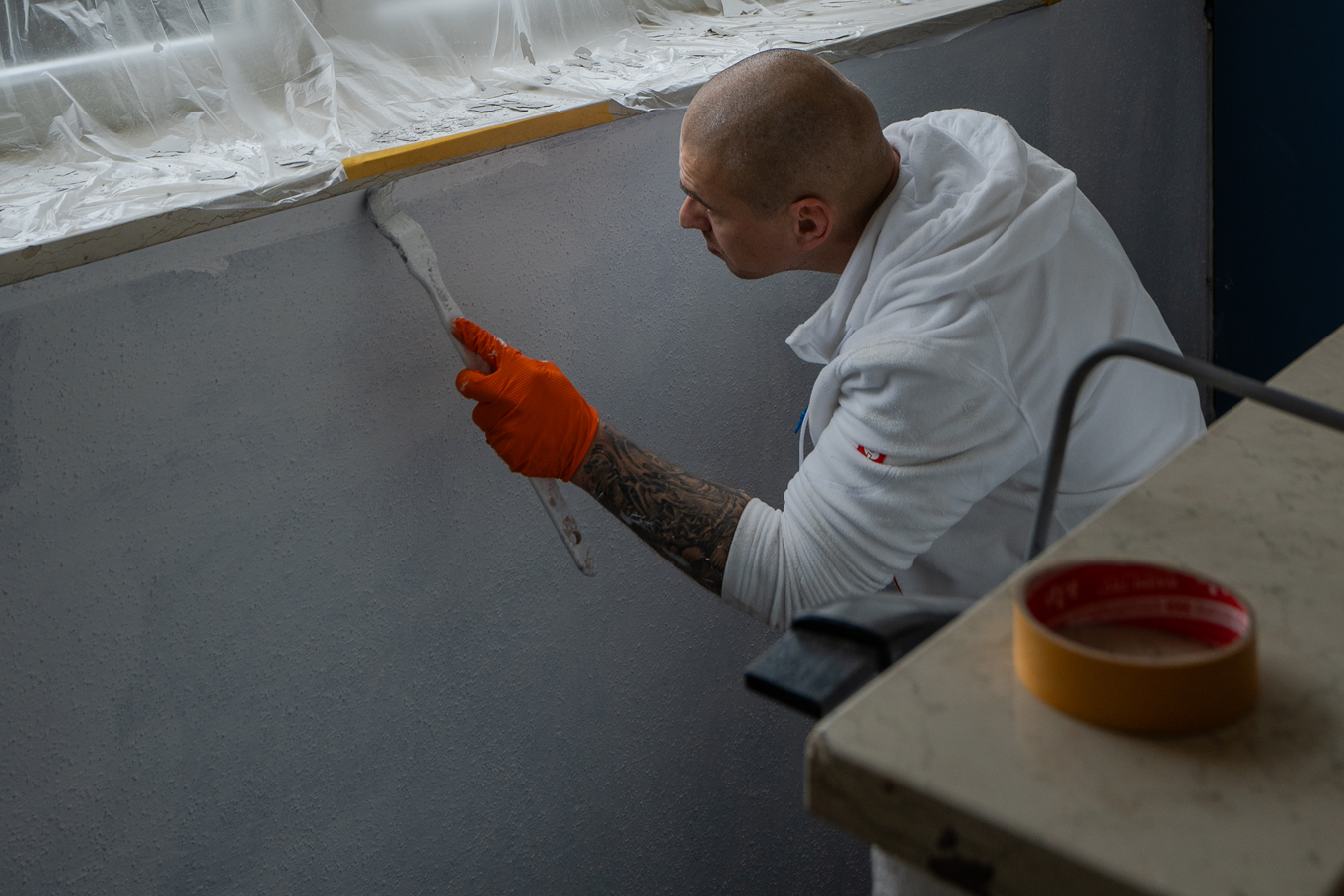 Holzfußboden, allgegenwärtig, Modern, Antischimmelspray, klar, Bürste, Behandlung, Antischimmelfarbe, lösemittelfrei, Schimmelschutzfarbe, Innenbereich, aufweisen, vorbehandeln, Vorbehandlung, Vorteile, schimmelgefährdet, Kombination, deckend, Lösemittel, Weichmacher, Pinsel, Roller, Innensilikatfarbe, Anleitung, Luftaustausch, Ausbreitung, forschen, Forschung, Umstände, Beratung, Fachmann, Information, Einwirkzeit, nachwaschen, saniert, Shop, Allergikerfreundlich, Mineralfarbe, hervorragend, Deckkraft, Zusatz, foggingaktiv, Substanz, Konservierungsmittel, baubiologisch, Schule, Kindergarten, öffentlich, Denkmalpflege, tragfähig, Silikatbeschichtung, Hochdeckend, Umweltschonend, Geruchsneutral, Allergiker, green-Label, Auszeichnung, nachhaltig, bestens, höchsten, Ansprüche, Anwender, Mittelpunkt, gleichzeitig, Lebensdauer, Ressourcen, Schonung, beitragen, allergenen, Stoffe, synthetisch, Nanomaterialien, formuliert, sensibilisierend, hautätzend, Rohstoffe, Organe, Dispersionsfarbe, haftet, Haftung